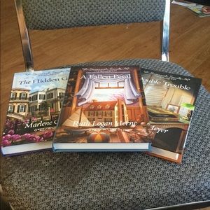 Savannah secrets Books